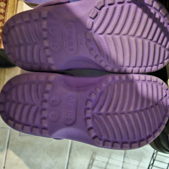 Shoes - Picture 2 of 4